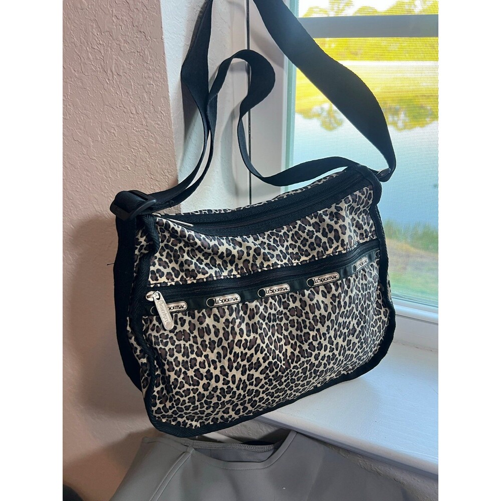 LeSportSac Classic Hobo Crossbody Pocketbook in Leopard Print with Black Trim - Picture 2 of 12
